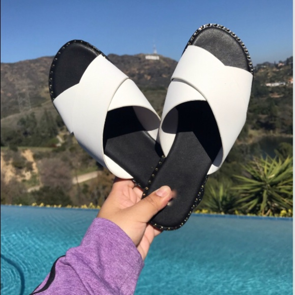New white slide last one left size 8 - Picture 3 of 9